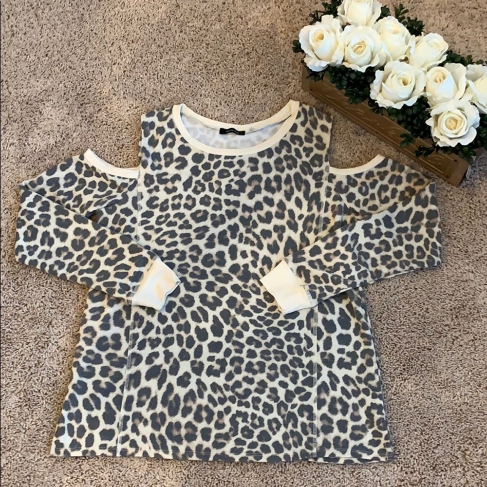 Verve ami leopard print cold shoulder top